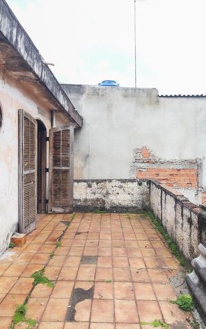 Casa à venda com 320m², 5 quartos e 6 vagas Casa à venda com 320m², 5 quartos e 6 vagasVaranda Casa 2