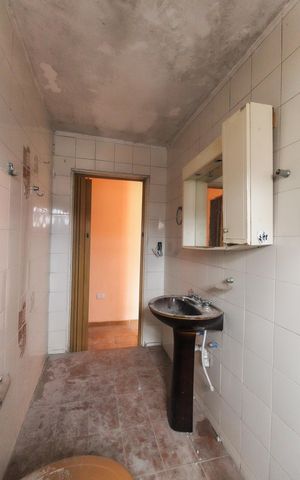 Casa à venda com 320m², 5 quartos e 6 vagas Casa à venda com 320m², 5 quartos e 6 vagasBanheiro Casa 2