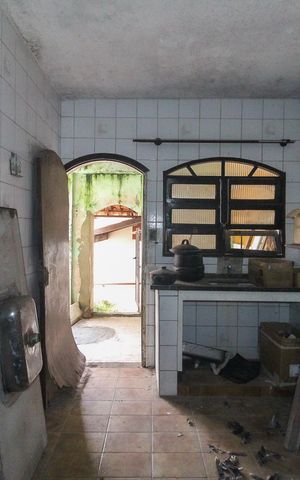 Casa à venda com 320m², 5 quartos e 6 vagas Casa à venda com 320m², 5 quartos e 6 vagasCozinha casa 2