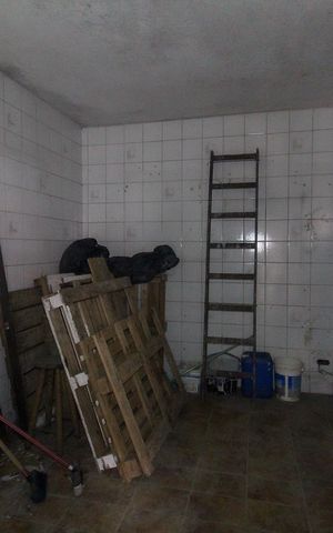 Casa à venda com 320m², 5 quartos e 6 vagas Casa à venda com 320m², 5 quartos e 6 vagasCozinha casa 2