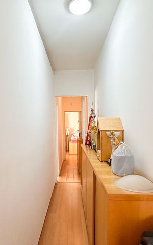 Casa à venda com 143m², 2 quartos e 2 vagas Casa à venda com 143m², 2 quartos e 2 vagasAcesso aos Quartos