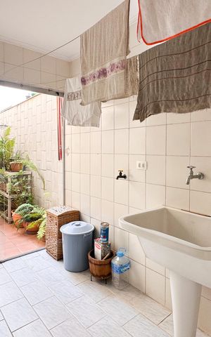 Casa à venda com 143m², 2 quartos e 2 vagas Casa à venda com 143m², 2 quartos e 2 vagasÁrea de Serviço