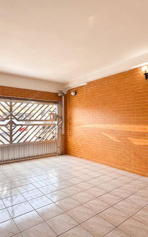 Casa à venda com 143m², 2 quartos e 2 vagas Casa à venda com 143m², 2 quartos e 2 vagasGaragem