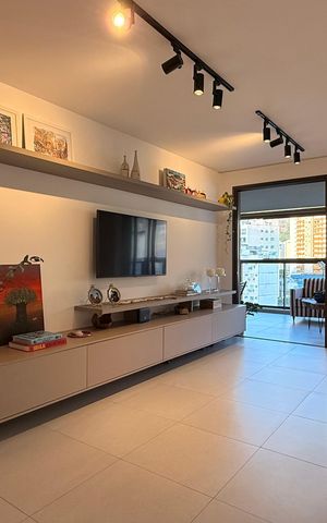 Apartamento à venda com 144m², 3 quartos e 2 vagas Apartamento à venda com 144m², 3 quartos e 2 vagasSala