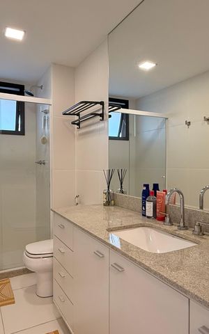 Apartamento à venda com 144m², 3 quartos e 2 vagas Apartamento à venda com 144m², 3 quartos e 2 vagasBanheiro Suíte 2