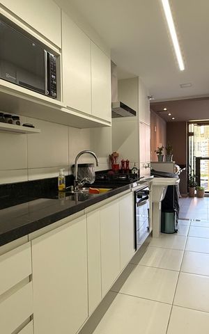 Apartamento à venda com 144m², 3 quartos e 2 vagas Apartamento à venda com 144m², 3 quartos e 2 vagasCozinha