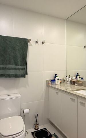 Apartamento à venda com 144m², 3 quartos e 2 vagas Apartamento à venda com 144m², 3 quartos e 2 vagasBanheiro Suíte