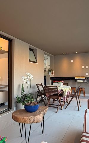 Apartamento à venda com 144m², 3 quartos e 2 vagas Apartamento à venda com 144m², 3 quartos e 2 vagasVaranda
