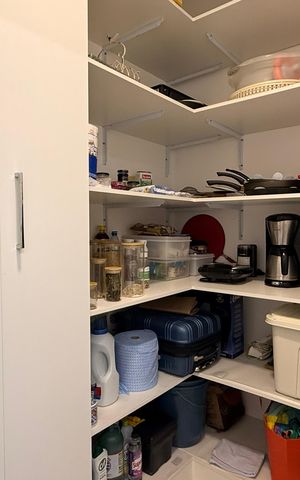 Apartamento à venda com 144m², 3 quartos e 2 vagas Apartamento à venda com 144m², 3 quartos e 2 vagasCozinha