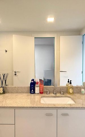 Apartamento à venda com 144m², 3 quartos e 2 vagas Apartamento à venda com 144m², 3 quartos e 2 vagasBanheiro Suíte 2