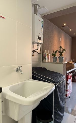 Apartamento à venda com 144m², 3 quartos e 2 vagas Apartamento à venda com 144m², 3 quartos e 2 vagasÁrea de serviço