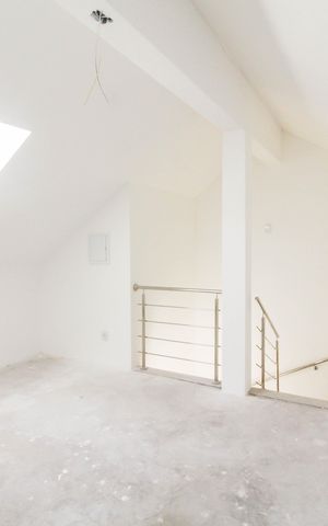 Casa de condomínio à venda com 146m², 3 quartos e 3 vagasSótão