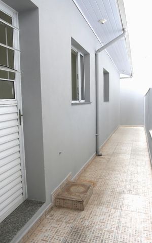 Casa para alugar com 74m², 3 quartos e 3 vagas Casa para alugar com 74m², 3 quartos e 3 vagasEntrada