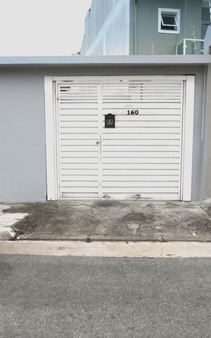 Casa para alugar com 74m², 3 quartos e 3 vagas Casa para alugar com 74m², 3 quartos e 3 vagasFachada