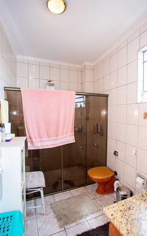 Casa à venda com 460m², 4 quartos e 3 vagasBanheiro Social