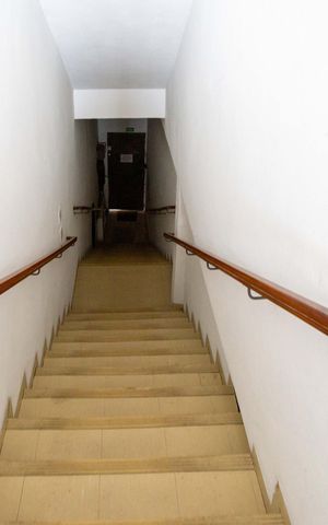 Casa à venda com 460m², 4 quartos e 3 vagasEscada