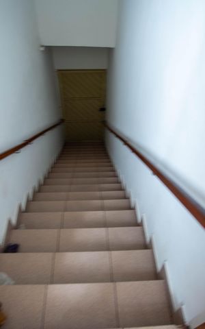 Casa à venda com 460m², 4 quartos e 3 vagasEscada