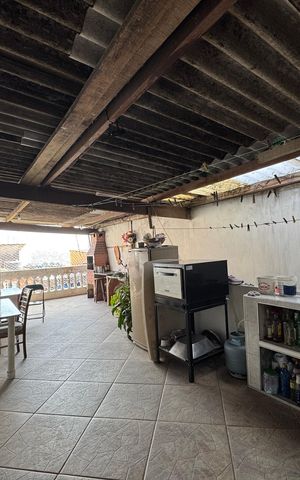 Casa à venda com 236m², 4 quartos e 2 vagas Casa à venda com 236m², 4 quartos e 2 vagasÁrea gourmet
