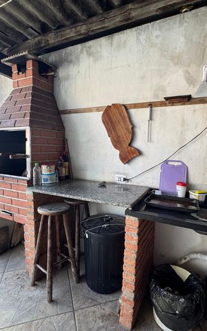 Casa à venda com 236m², 4 quartos e 2 vagas Casa à venda com 236m², 4 quartos e 2 vagasChurrasqueira