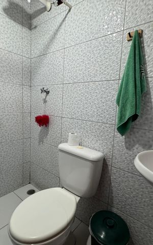 Casa à venda com 236m², 4 quartos e 2 vagas Casa à venda com 236m², 4 quartos e 2 vagasBanheiro 1 - Banheiro Externo