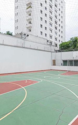 Apartamento à venda com 270m², 3 quartos e 1 vaga Apartamento à venda com 270m², 3 quartos e 1 vagaÁrea comum - Quadra esportiva