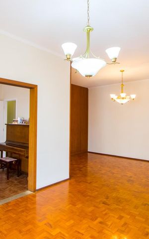 Apartamento à venda com 270m², 3 quartos e 1 vaga Apartamento à venda com 270m², 3 quartos e 1 vagaSala