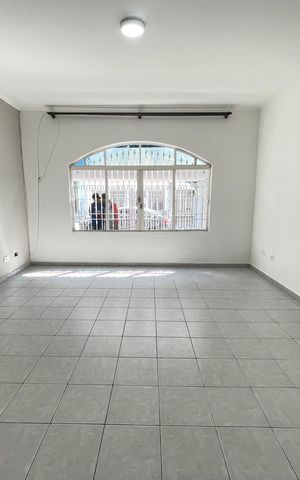 Casa para alugar com 253m², 4 quartos e 2 vagasSala