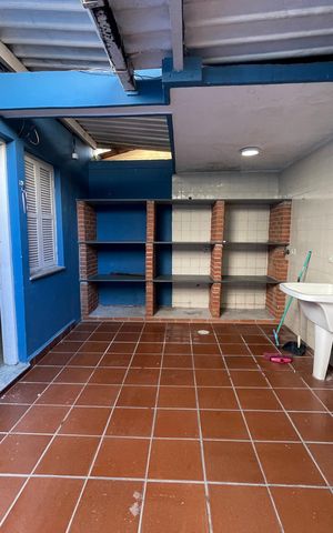 Casa para alugar com 253m², 4 quartos e 2 vagasQuintal