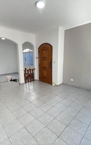 Casa para alugar com 253m², 4 quartos e 2 vagasSala