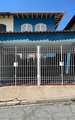 Casa para alugar com 253m², 4 quartos e 2 vagasFachada