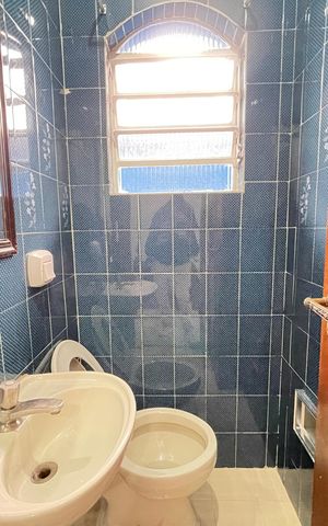 Casa para alugar com 253m², 4 quartos e 2 vagasBanheiro 3