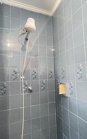 Casa para alugar com 253m², 4 quartos e 2 vagasBanheiro 1