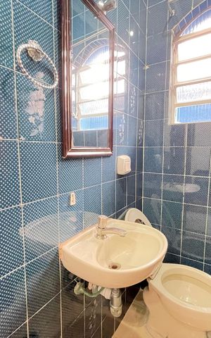 Casa para alugar com 253m², 4 quartos e 2 vagasBanheiro 3