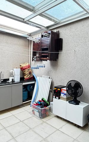 Casa à venda com 102m², 2 quartos e 2 vagasArea de Serviço