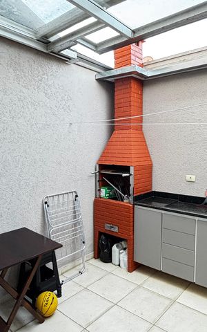 Casa à venda com 102m², 2 quartos e 2 vagasArea de Serviço