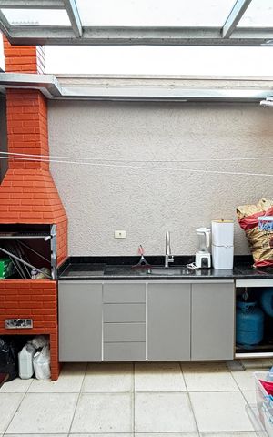 Casa à venda com 102m², 2 quartos e 2 vagasArea de Serviço