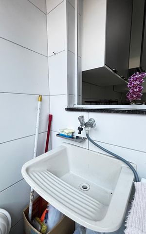 Casa à venda com 102m², 2 quartos e 2 vagasArea de Serviço