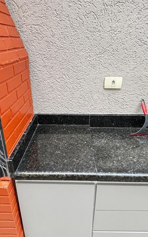 Casa à venda com 102m², 2 quartos e 2 vagasArea de Serviço