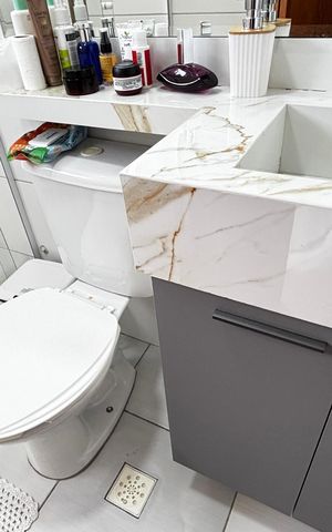 Casa à venda com 102m², 2 quartos e 2 vagasBanheiro da Suíte