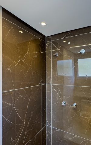 Apartamento à venda com 78m², 2 quartos e 2 vagasBanheiro - Suíte 1