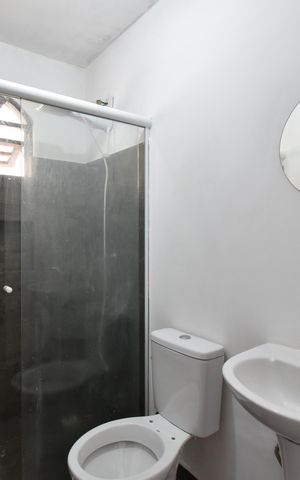 Casa para alugar com 55m², 1 quarto e 2 vagasBanheiro