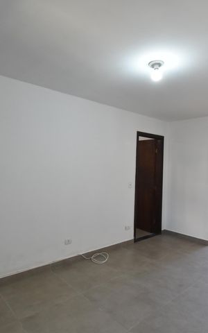 Casa para alugar com 55m², 1 quarto e 2 vagasSala