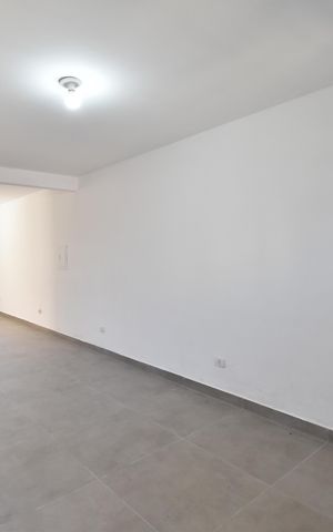 Casa para alugar com 55m², 1 quarto e 2 vagasSala