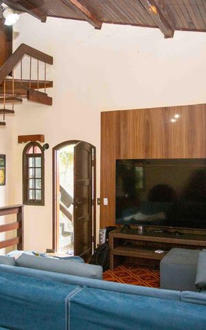 Casa à venda com 251m², 3 quartos e 2 vagasSala de TV