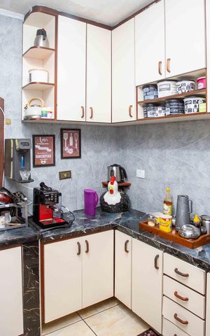 Casa à venda com 251m², 3 quartos e 2 vagasCozinha