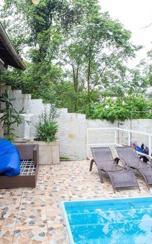 Casa à venda com 251m², 3 quartos e 2 vagasPiscina