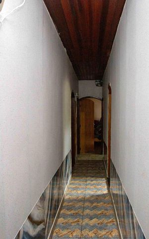 Casa à venda com 251m², 3 quartos e 2 vagasCorredor