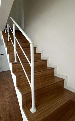 Apartamento para alugar com 89m², 2 quartos e 2 vagas Apartamento para alugar com 89m², 2 quartos e 2 vagasEscada