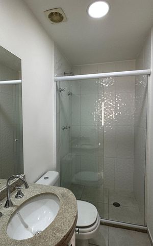Apartamento para alugar com 89m², 2 quartos e 2 vagas Apartamento para alugar com 89m², 2 quartos e 2 vagasBanheiro da Suíte 1