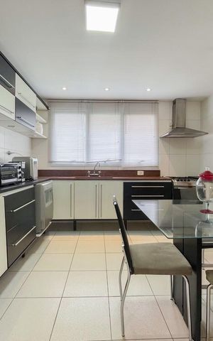 Apartamento para alugar com 162m², 3 quartos e 2 vagas Apartamento para alugar com 162m², 3 quartos e 2 vagasCozinha